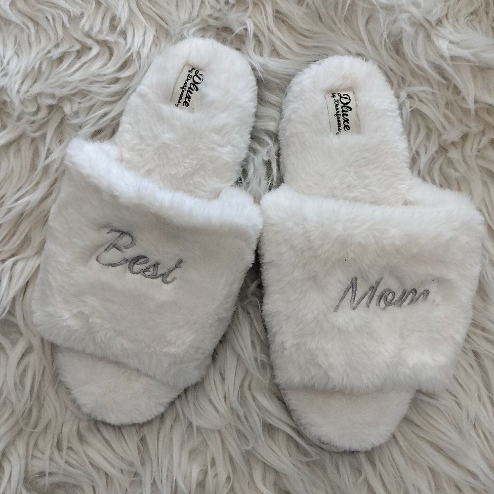 NWOT Dearfoam Best Mom Slippers